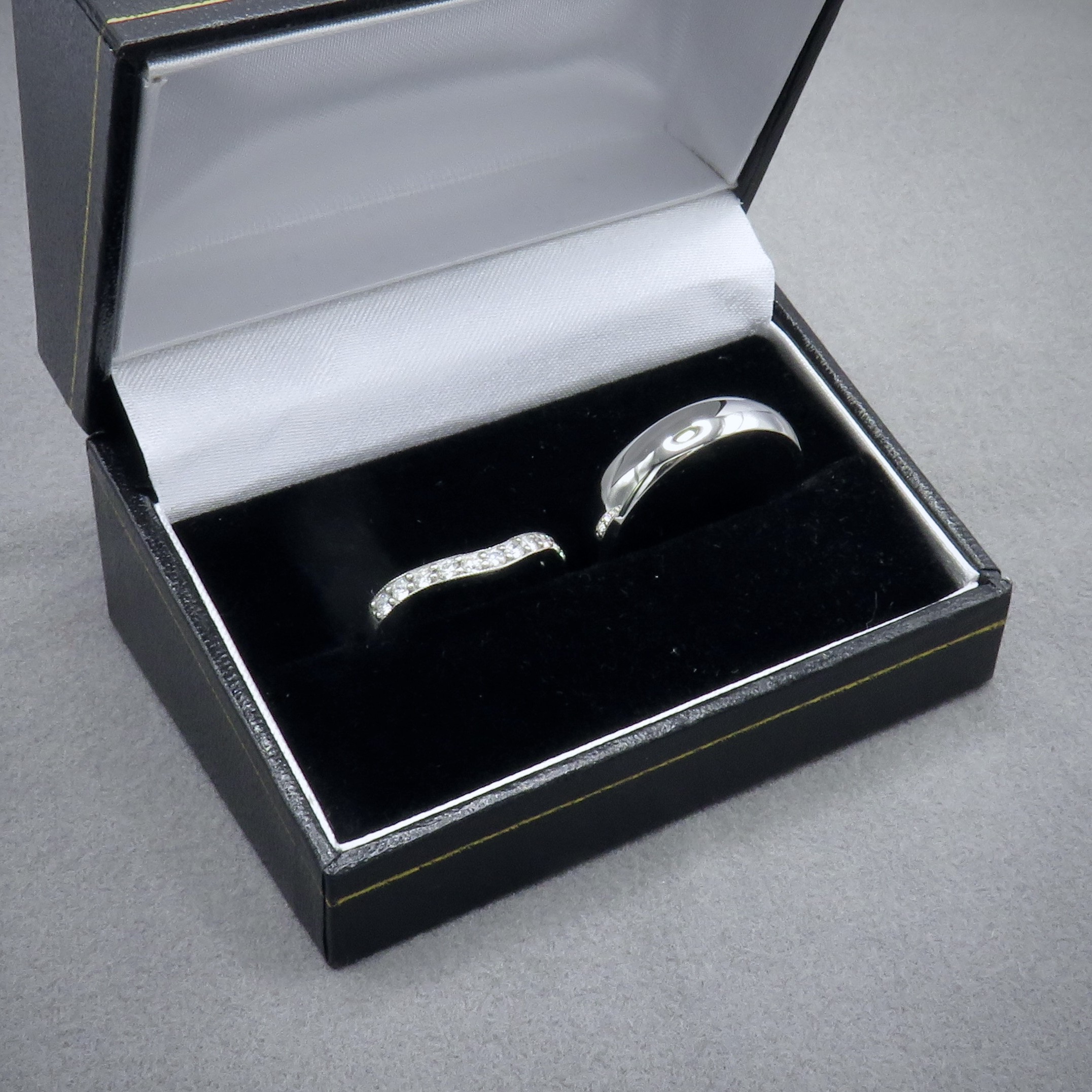 wedding rings in a box