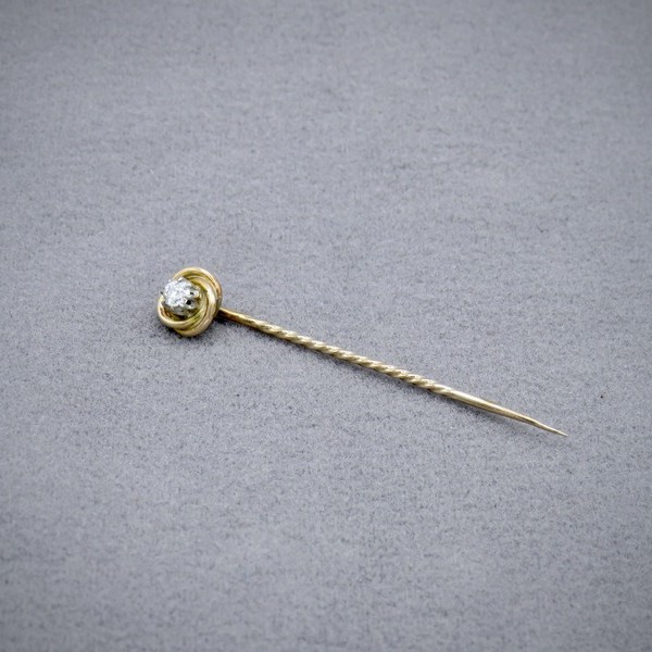 gold and diamond tie pin