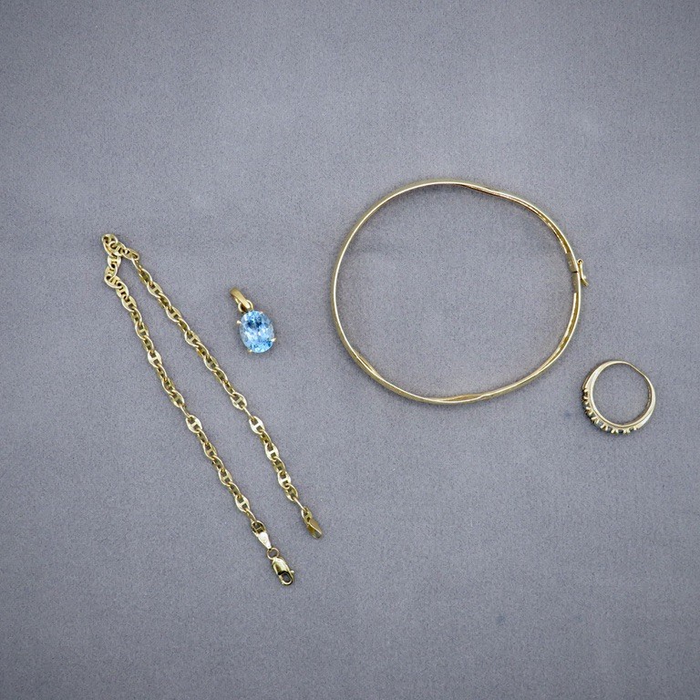 pieces of gold jewellery