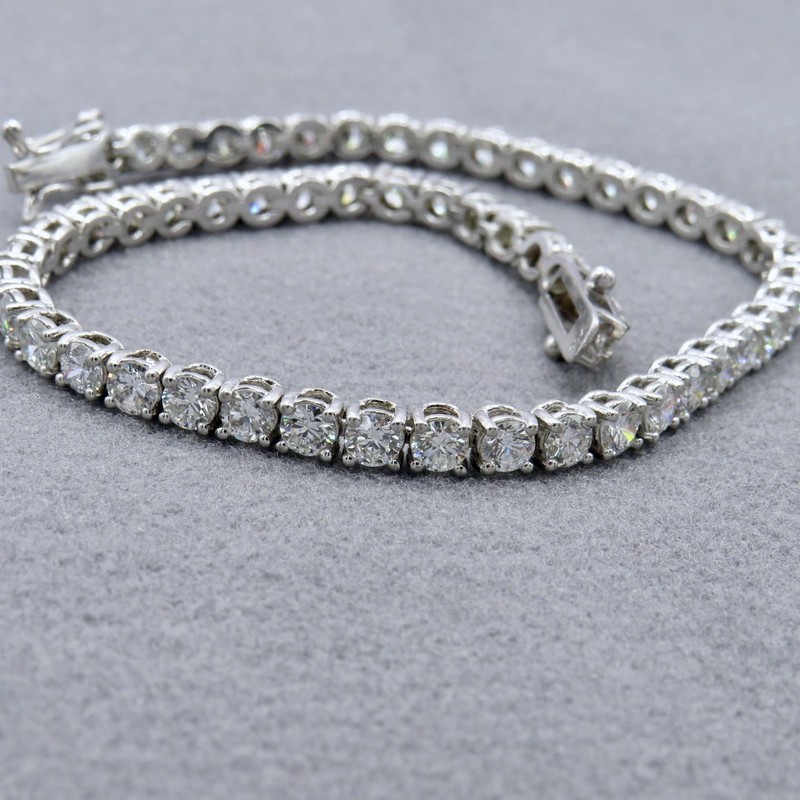 Diamond tennis bracelet in white gold