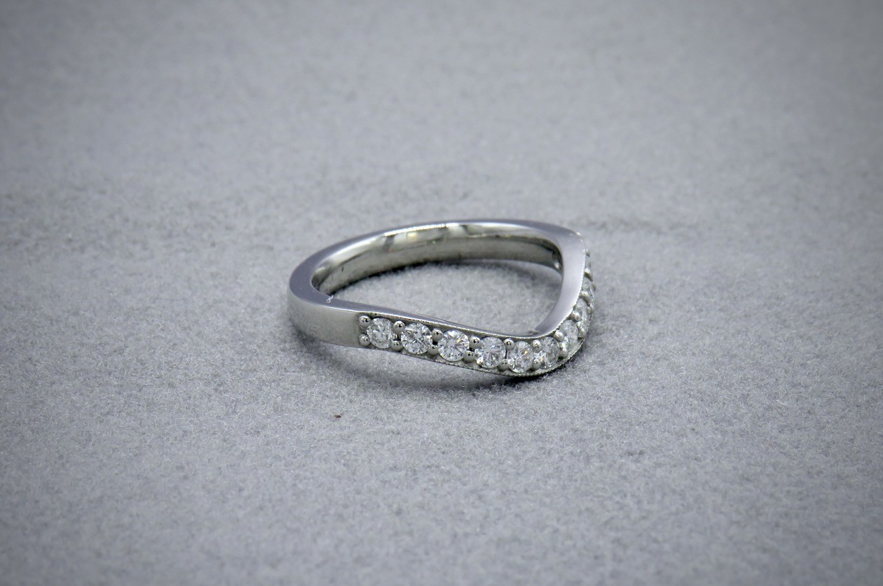 diamond curved ring