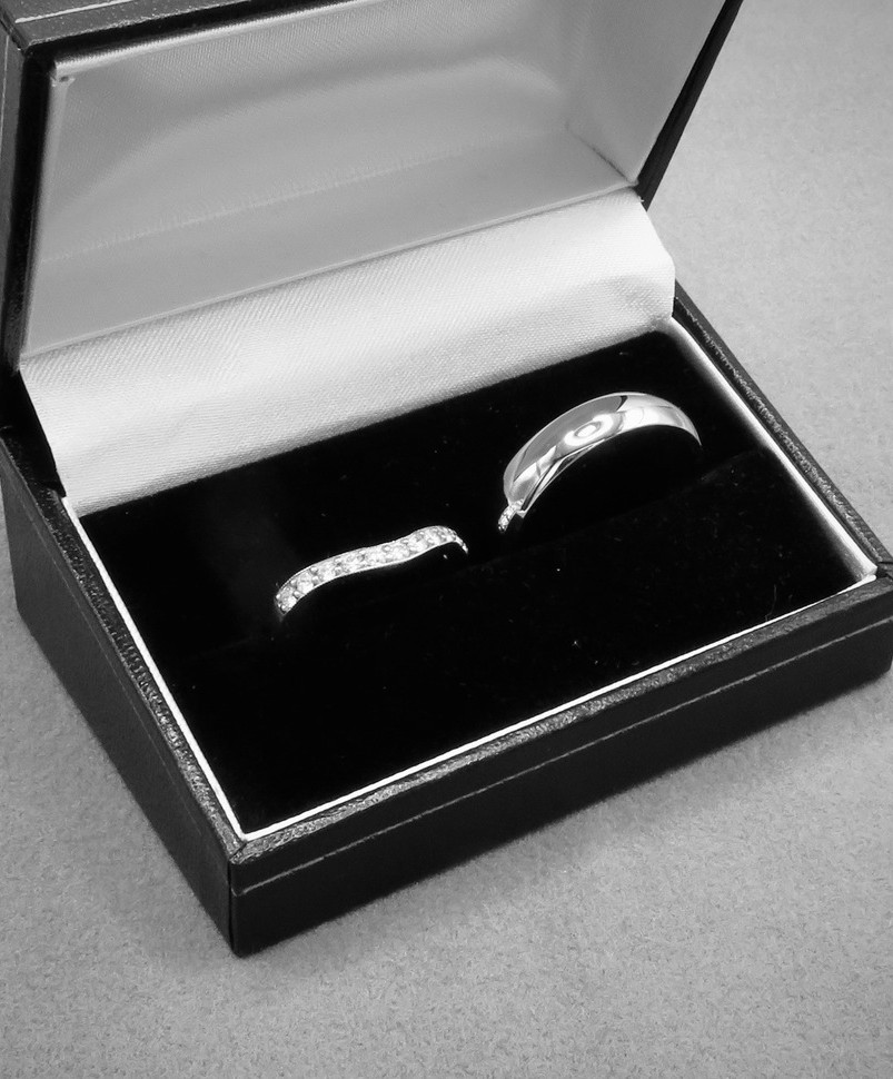 wedding rings in a box